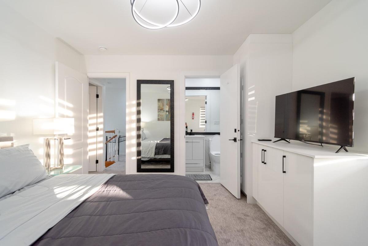 Spacious & Modern By The Beach White Rock Buitenkant foto
